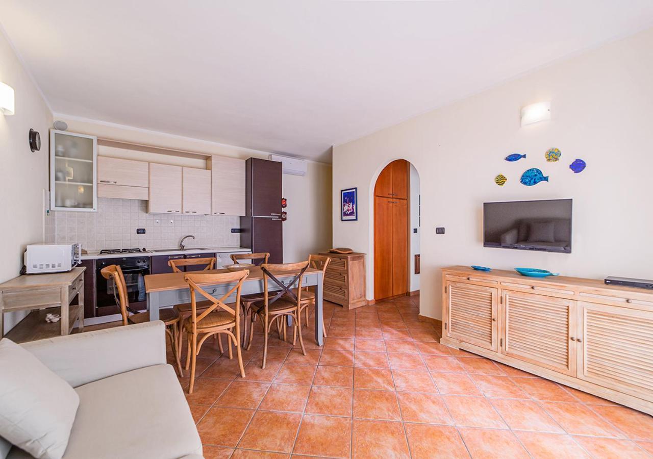 Murphy Holiday Home - Le Residenze Di Padule 02 Ла-Маддалена Экстерьер фото